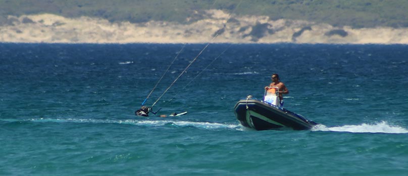 Corso di kitesurf a Tarifa in barca
